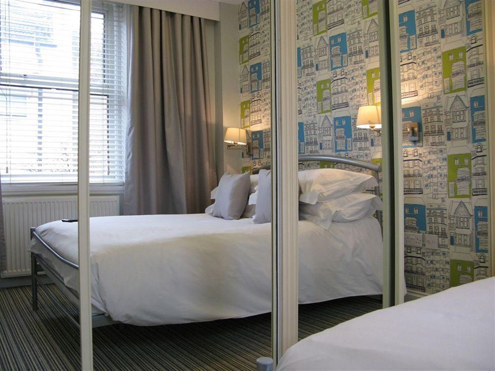 Oyo Lifestyle Hotel Sea Breeze Brighton ภายนอก รูปภาพ