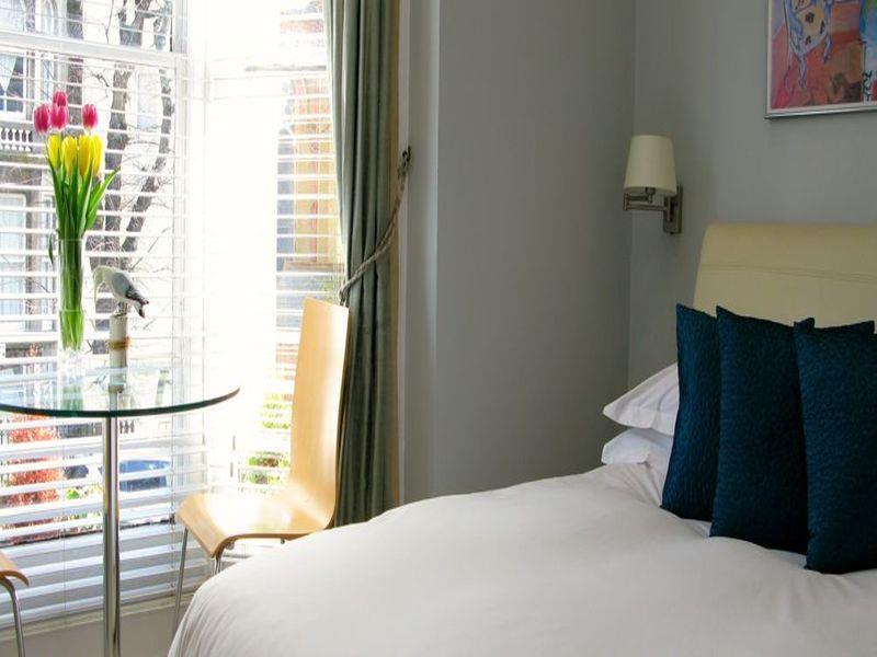 Oyo Lifestyle Hotel Sea Breeze Brighton ภายนอก รูปภาพ