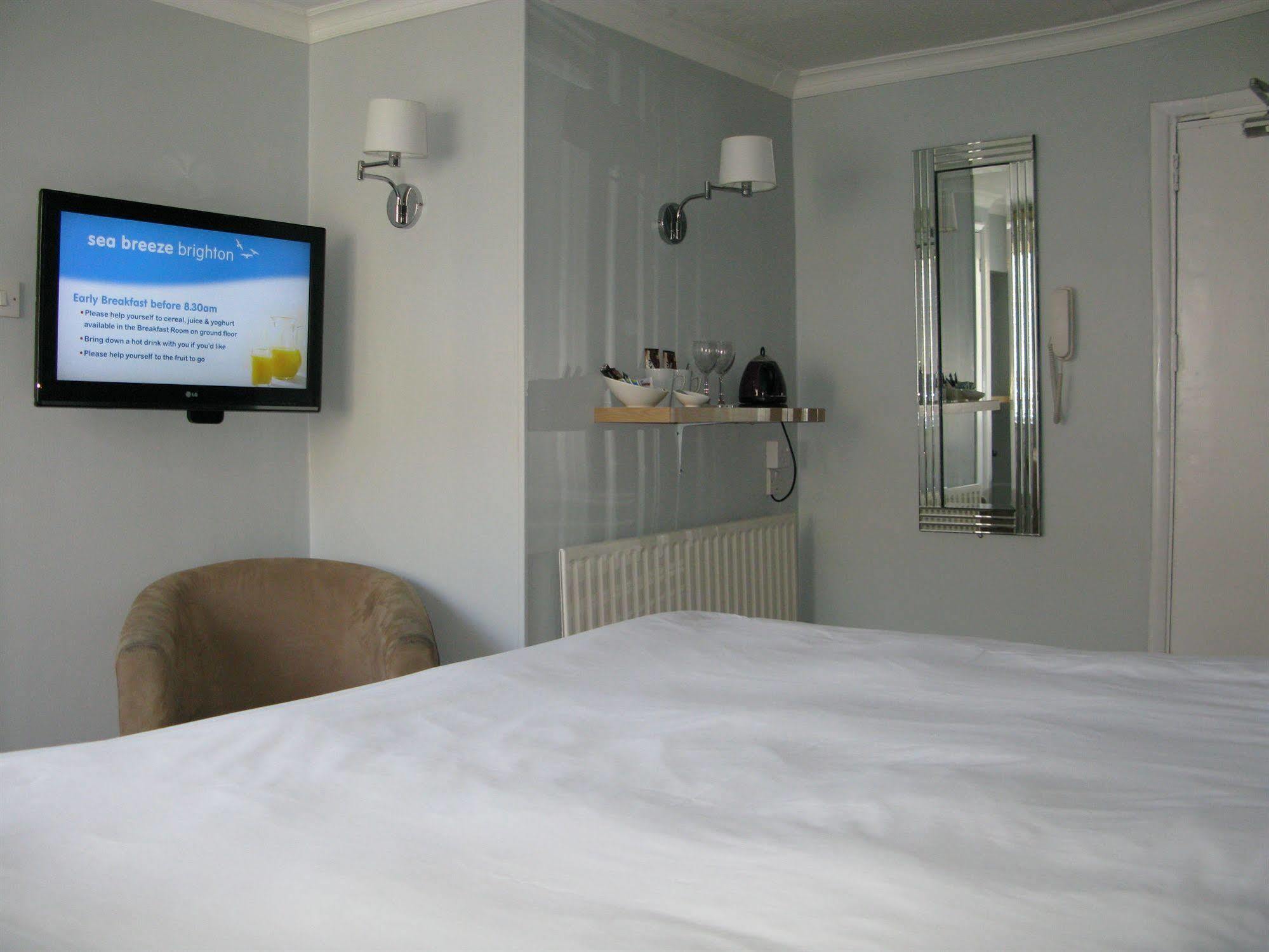 Oyo Lifestyle Hotel Sea Breeze Brighton ภายนอก รูปภาพ