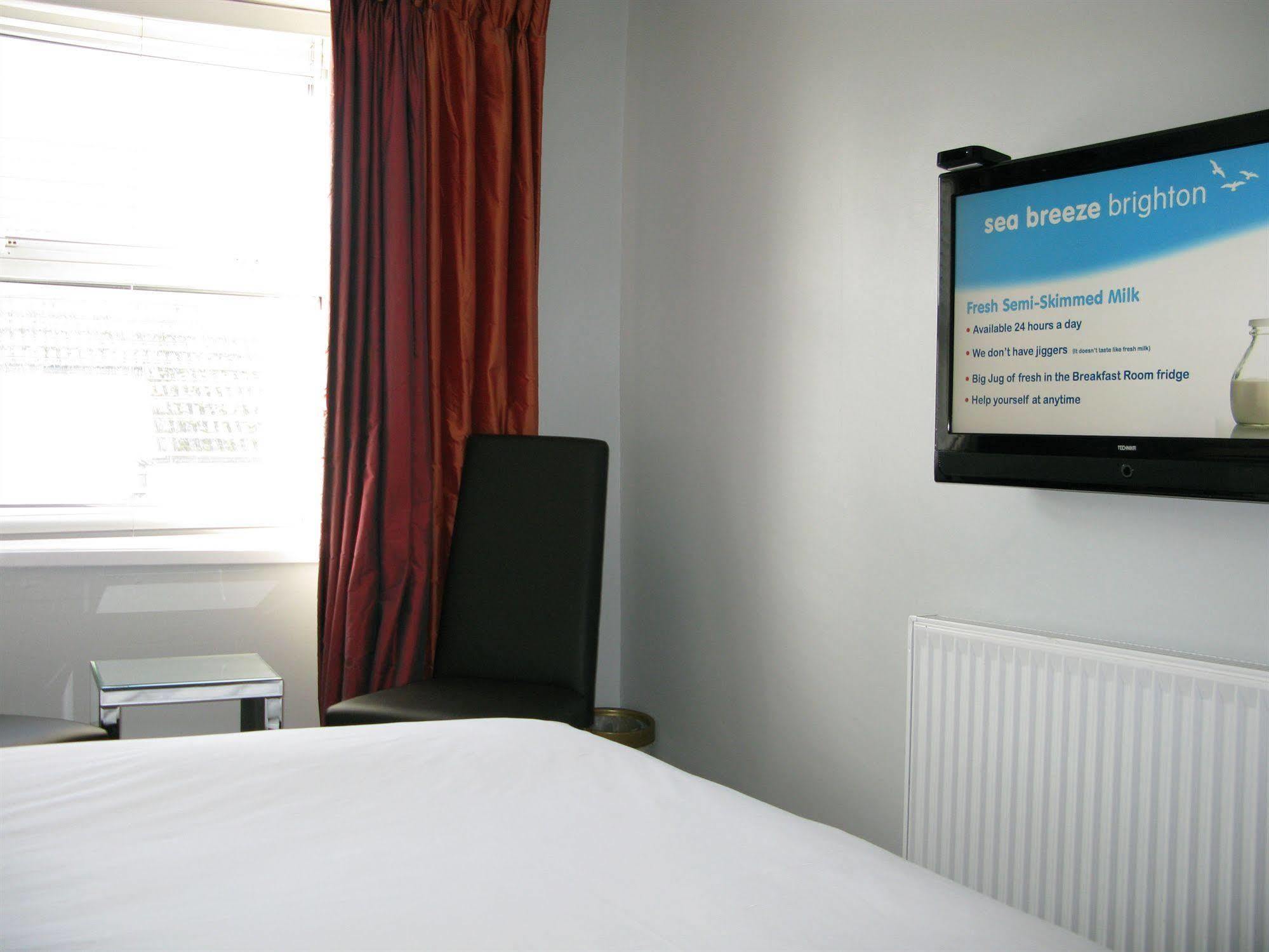 Oyo Lifestyle Hotel Sea Breeze Brighton ภายนอก รูปภาพ