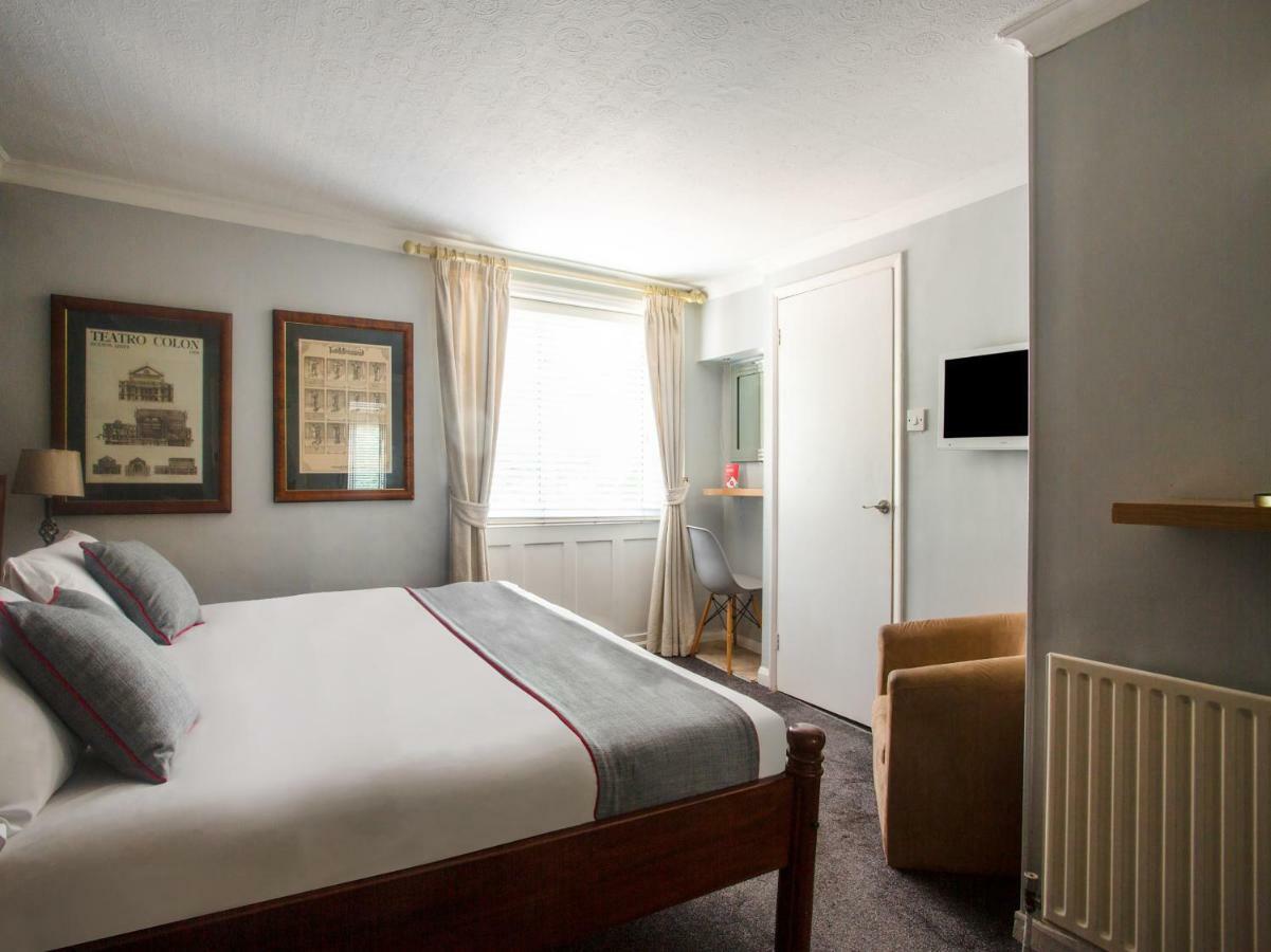 Oyo Lifestyle Hotel Sea Breeze Brighton ภายนอก รูปภาพ