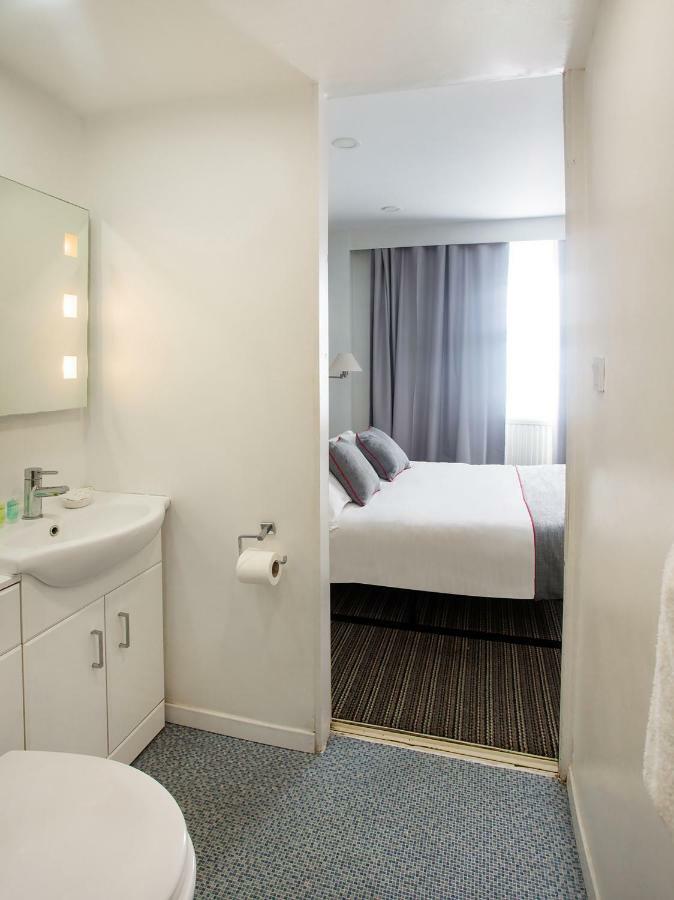 Oyo Lifestyle Hotel Sea Breeze Brighton ภายนอก รูปภาพ