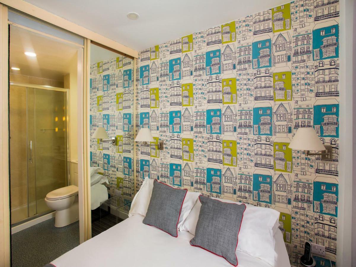 Oyo Lifestyle Hotel Sea Breeze Brighton ภายนอก รูปภาพ