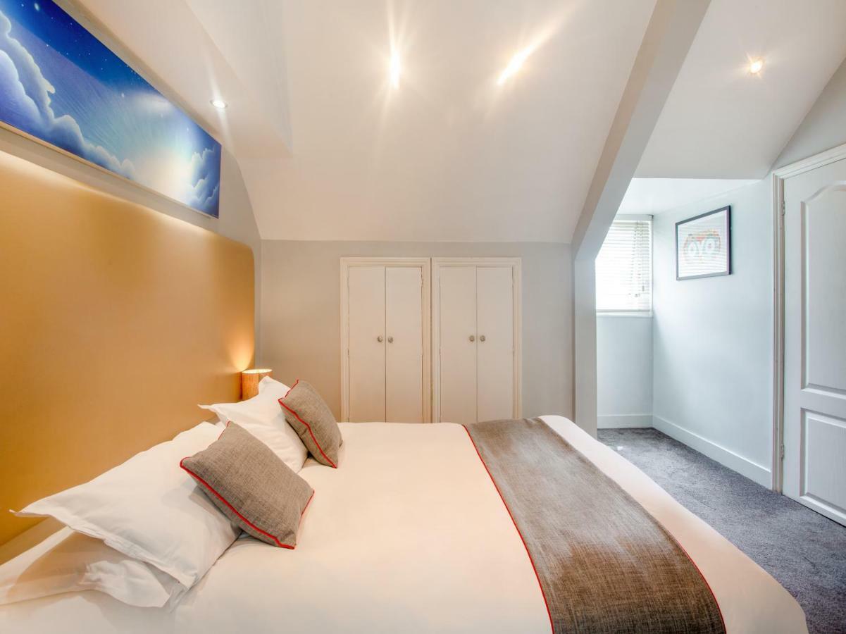 Oyo Lifestyle Hotel Sea Breeze Brighton ภายนอก รูปภาพ