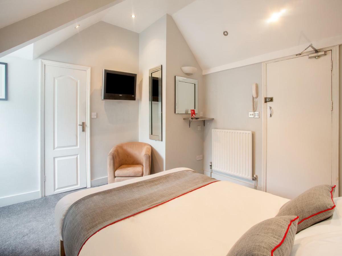 Oyo Lifestyle Hotel Sea Breeze Brighton ภายนอก รูปภาพ